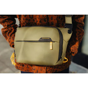 Peak Design Everyday Sling v3 (Kelp, 3L) at PROCAM | procam.com