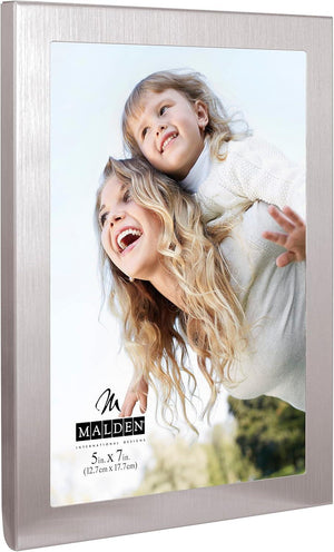 Malden Modern Metals 5 x 7 Frame (Matte Silver) at PROCAM | procam.com