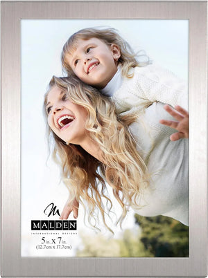 Malden Modern Metals 5 x 7 Frame (Matte Silver) at PROCAM | procam.com