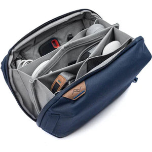 Peak Design Field Pouch v2 (Midnight) at PROCAM | procam.com