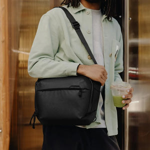 Peak Design Everyday Sling v2 (6L, Black) at PROCAM | procam.com