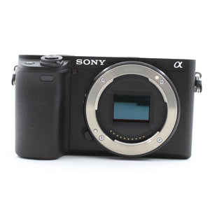 * OPEN BOX FAIR * Sony a6400 Mirrorless Digital Camera with E 18-135mm f/3.5-5.6 OSS Lens at PROCAM | procam.com