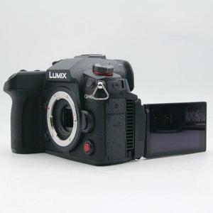 * OPEN BOX EXCELLENT * Panasonic Lumix GH6 Mirrorless Camera with 12-60mm f/2.8-4.0 Leica Lens at PROCAM | procam.com