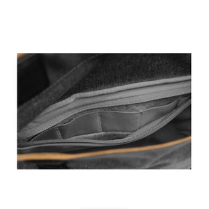 Peak Design Field Pouch v2 (Charcoal) at PROCAM | procam.com