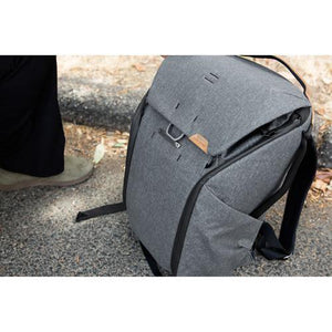 Peak Design Everyday Backpack v2 (20L, Midnight) at PROCAM | procam.com