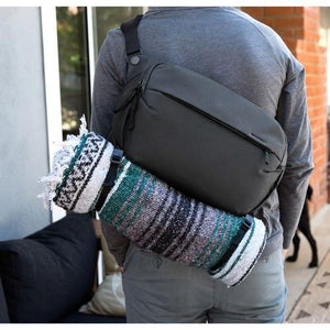 Peak Design Everyday Sling v2 (10L, Black) at PROCAM | procam.com