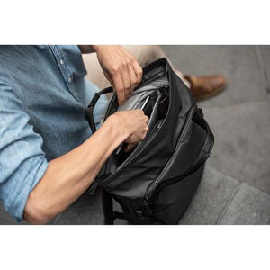 Peak Design Everyday Totepack (Black) at PROCAM | procam.com