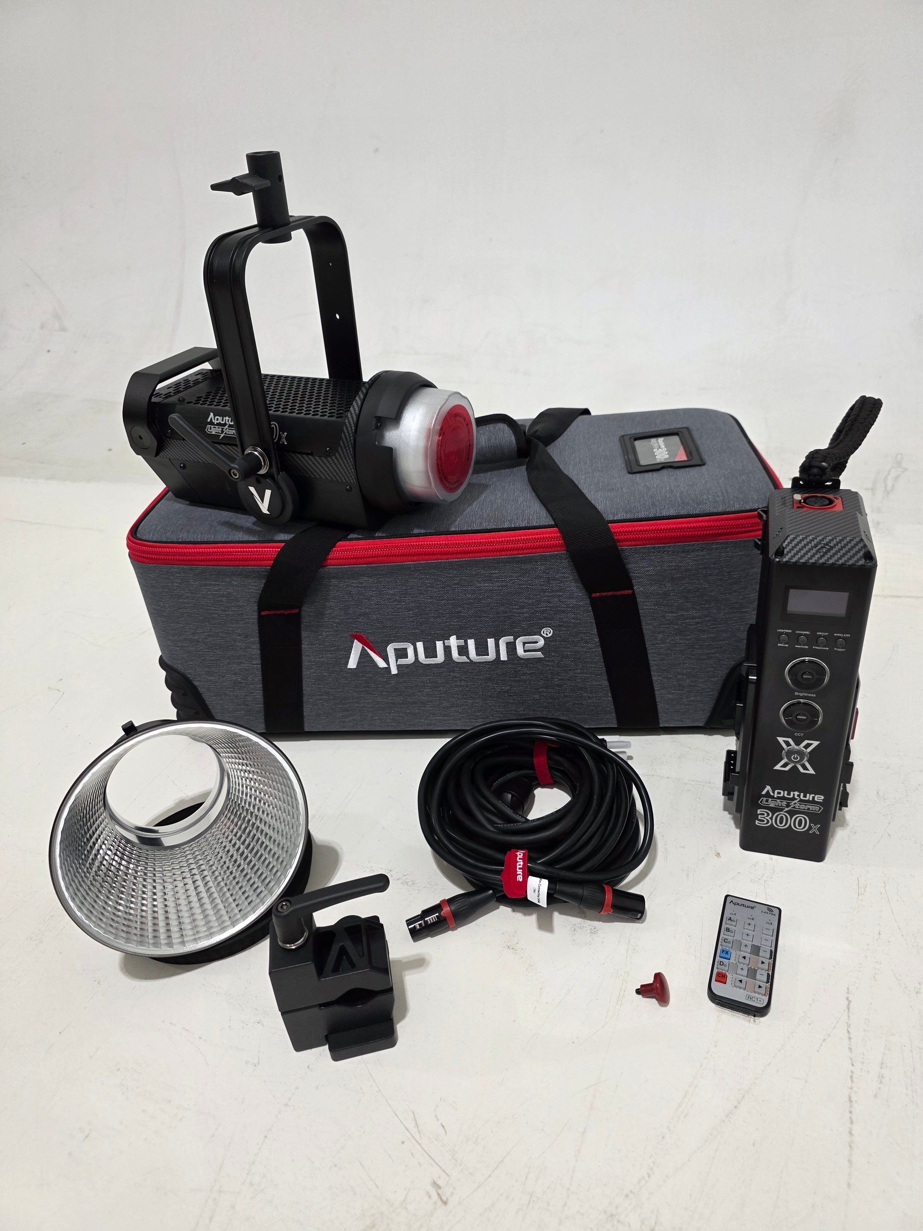 * OPEN BOX GOOD * Aputure Light Storm LS300X LED Light Kit with V-Mount Battery Plate