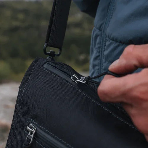 ProMaster Jasper 2.0 Satchel - Medium 6.8L (Black) at PROCAM | procam.com