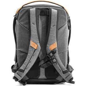 Peak Design Everyday Backpack v2 (20L, Charcoal) at PROCAM | procam.com