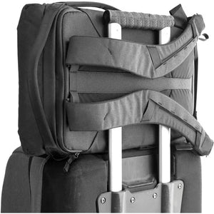 Peak Design Everyday Backpack v2 (20L, Charcoal) at PROCAM | procam.com