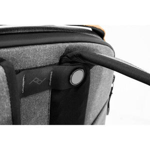 Peak Design Everyday Backpack v2 (20L, Charcoal) at PROCAM | procam.com