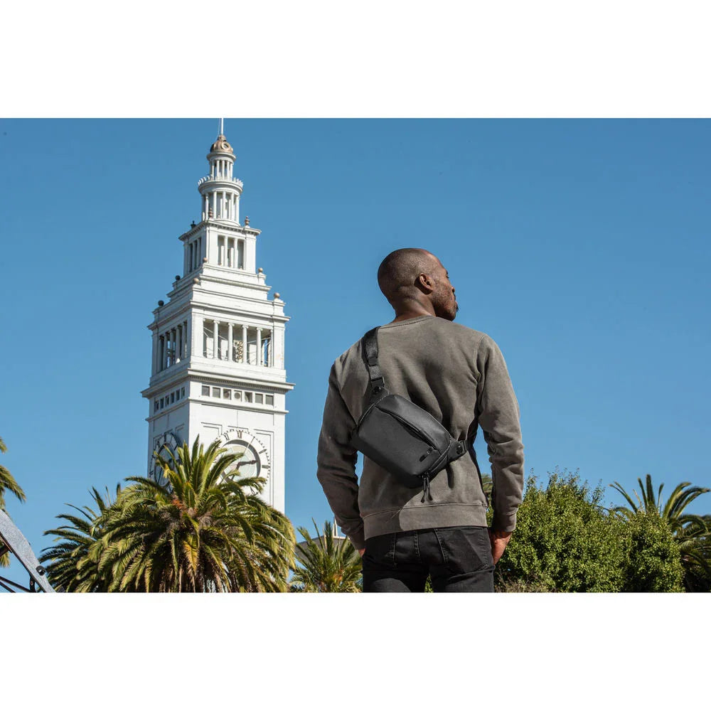 Peak Design Everyday Sling v2 (Black, 3L) at PROCAM | procam.com