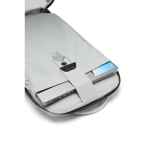 Peak Design Outdoor Backpack (Black, 25L) at PROCAM | procam.com