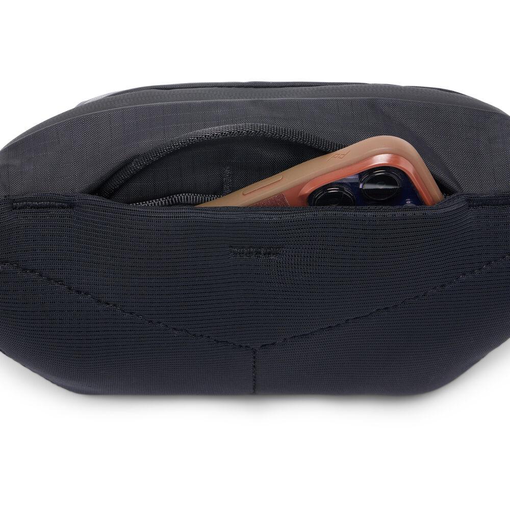 Peak Design Outdoor Sling (Black, 2L) at PROCAM | procam.com