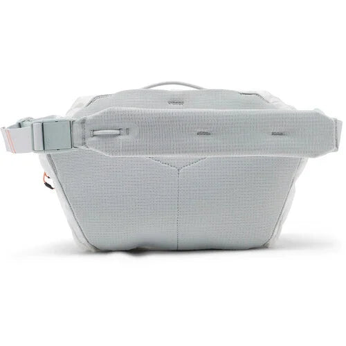 Peak Design Outdoor Sling (Cloud, 7L) at PROCAM | procam.com