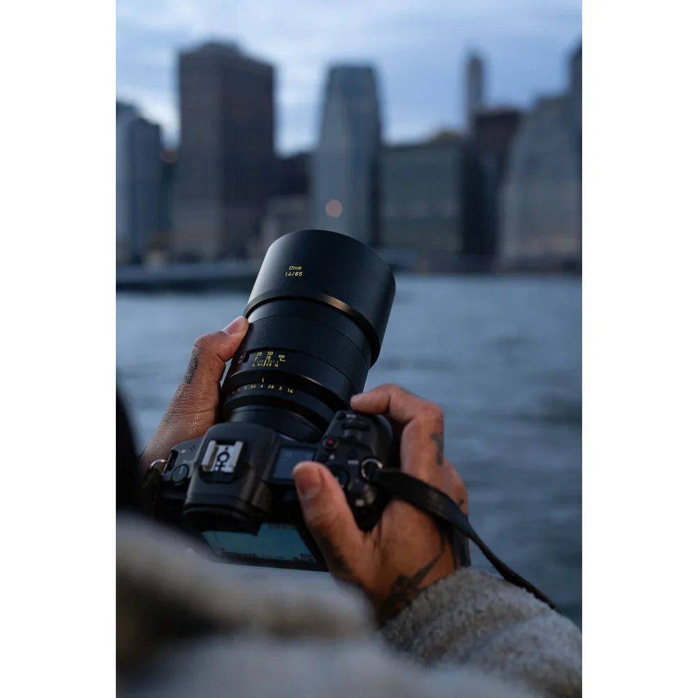 ZEISS Otus ML 85mm f/1.4 Lens for Canon RF at PROCAM | procam.com