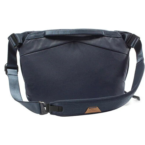 Peak Design Everyday Sling v2 (6L, Midnight) at PROCAM | procam.com