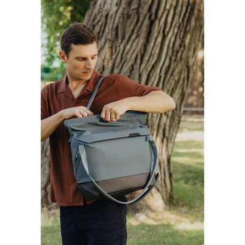 Peak Design Everyday Tote v3 (15L, Ocean) at PROCAM | procam.com