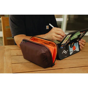 Peak Design Tech Pouch v3 (Eclipse) at PROCAM | procam.com