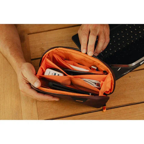 Peak Design Tech Small Pouch v3 (Eclipse) at PROCAM | procam.com