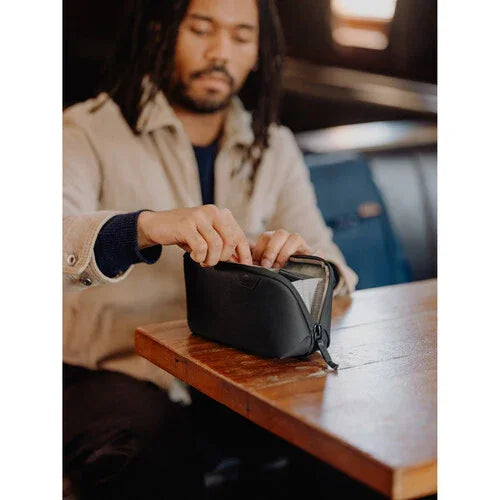 Peak Design Tech Small Pouch (Black) at PROCAM | procam.com