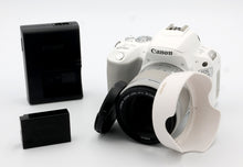 * USED * Canon EOS 200D DSLR Camera (White) SHUTTER 1750 with Canon EF-S 18-55mm f/4.5-5.6 IS STM Lens