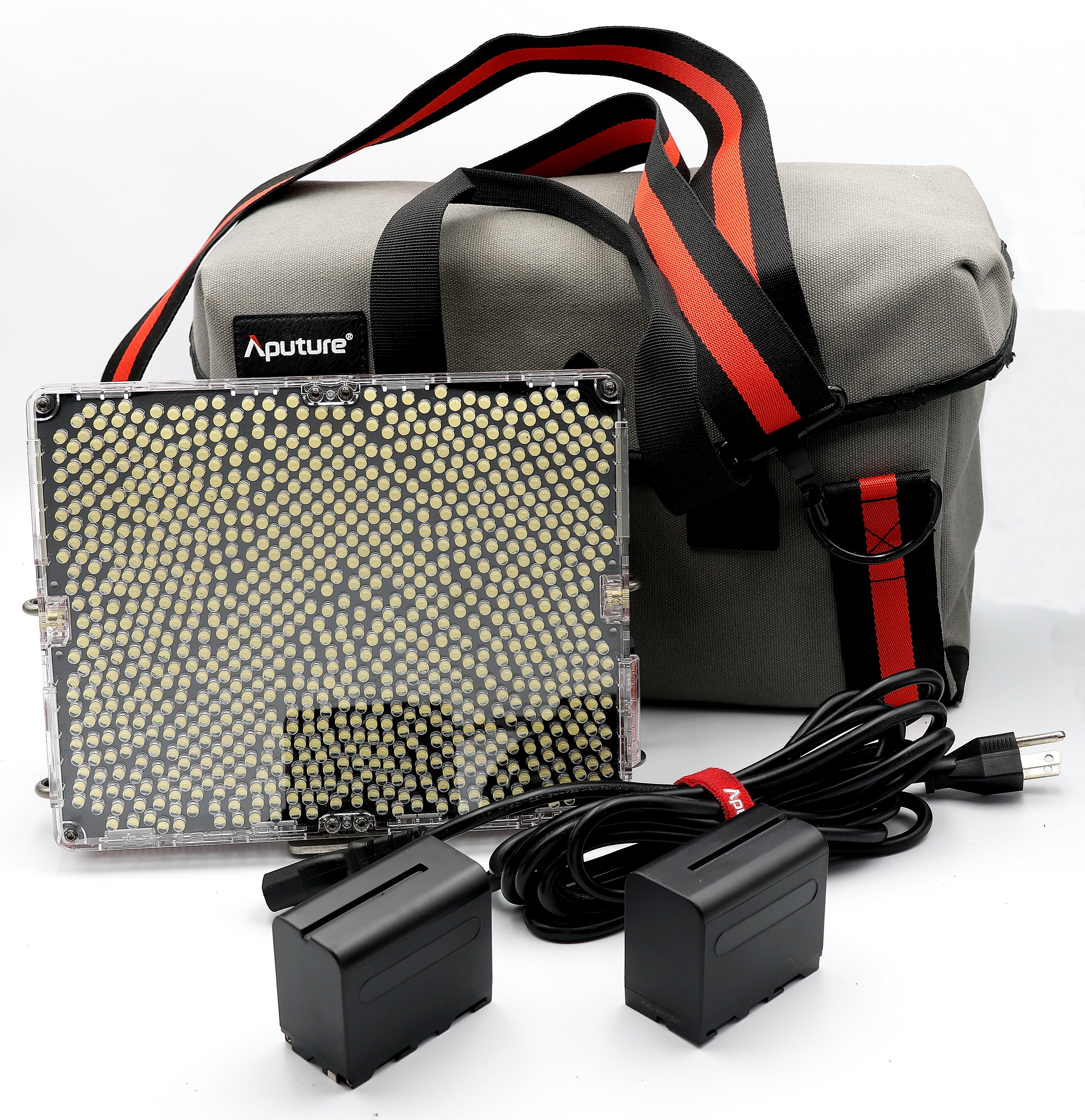 * OPEN BOX FAIR * Aputure Amaran Tri-8s Spot Daylight LED Light with V-Mount Battery Plate & (2) F970 Battery Packs