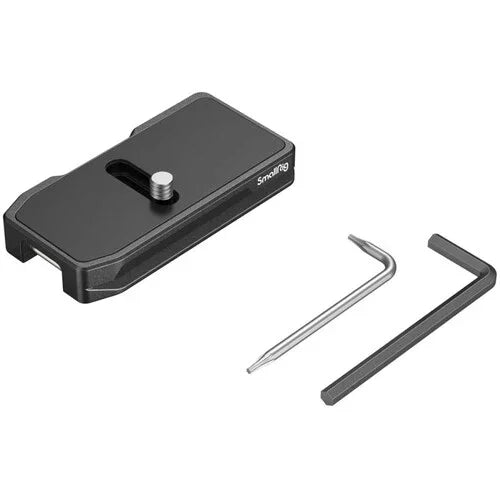 SmallRig MD4150 Arca-Type Quick Release Plate for AirTag at PROCAM | procam.com