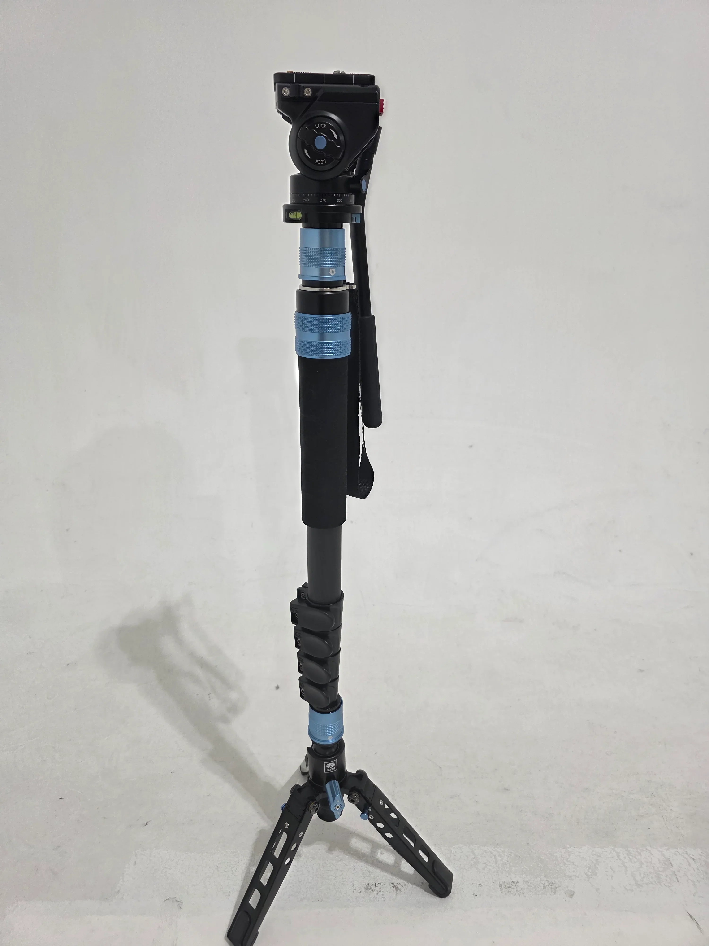 * OPEN BOX GOOD * Sirui P-325FL 5-Section Carbon Fiber Monopod with VA-5 Compact Video Head at PROCAM | procam.com