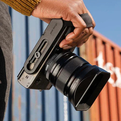 Peak Design Micro Clutch Strap (I-Plate) at PROCAM | procam.com