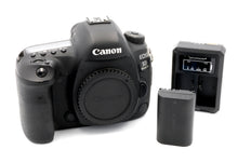 * USED * Canon 5D Mark IV DSLR Camera SHUTTER 39754 (Body Only)