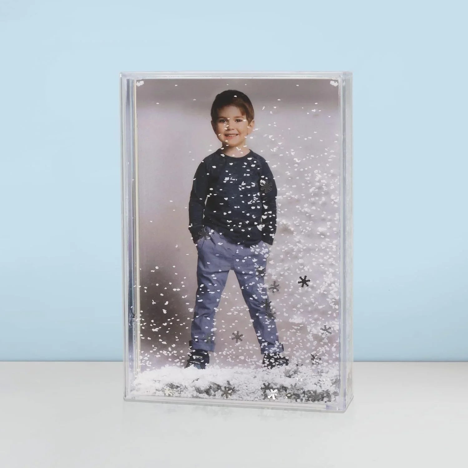 Neil Photo Snowflake Picture Frame 4X6 Snow globe style Floating Clear Plastic at PROCAM | procam.com