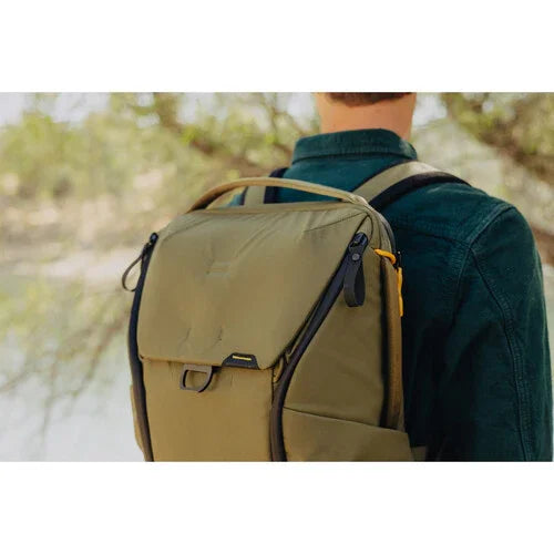 Peak Design Everyday Backpack v3 (20L, Kelp) at PROCAM | procam.com