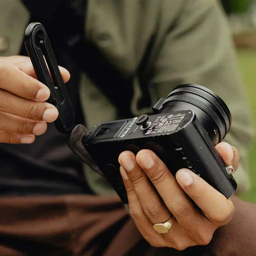 Peak Design Micro Clutch Strap (I-Plate) at PROCAM | procam.com