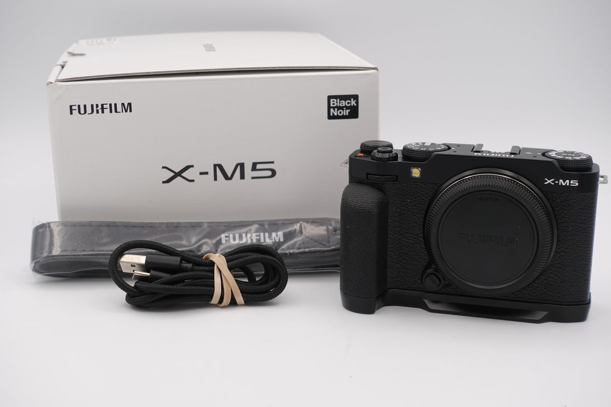 * USED * FUJIFILM X-M5 Mirrorless Camera W/Smallrig L-Bracket (Boxed)