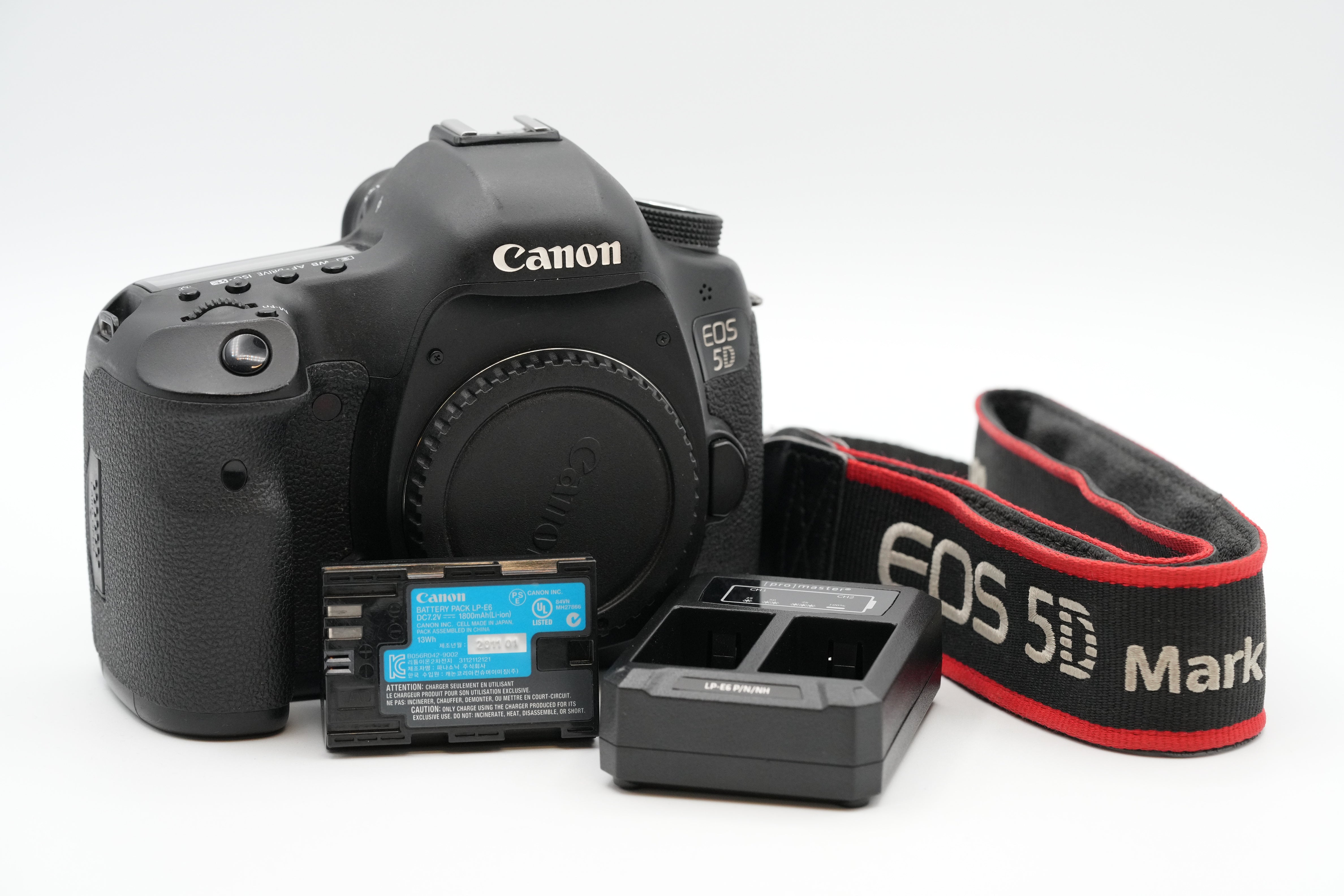 * USED * Canon EOS 5D Mark III DSLR Camera