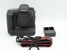 * USED * Canon EOS 5D Mark IV DSLR Camera w/ BG-E20 Battery Grip