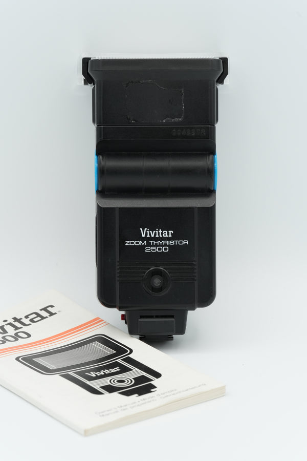 * USED * Vivitar Zoom Thyristor 2500 Flash (Nikon)