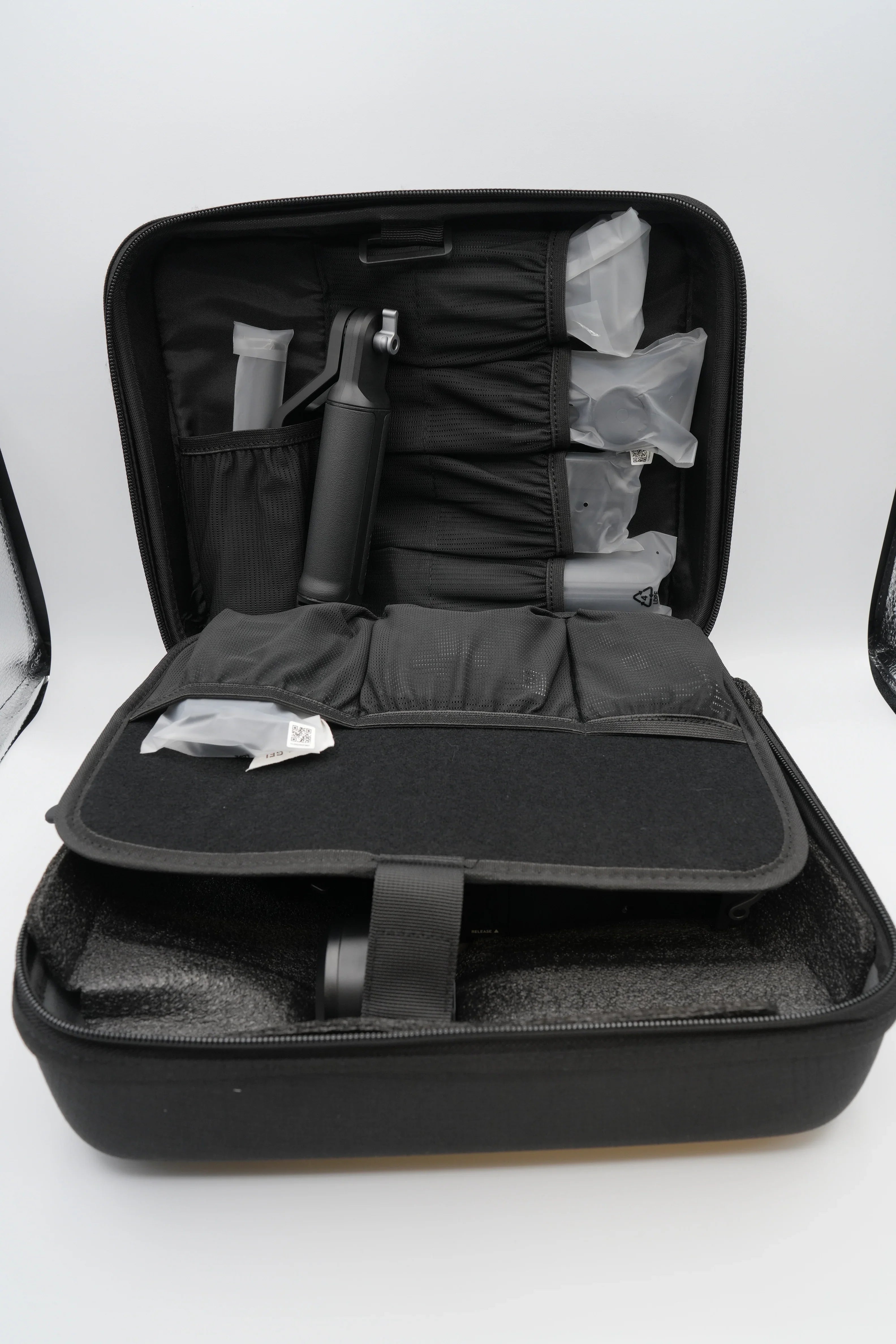 * OPEN BOX EXCELLENT * DJI RS 4 Gimbal Stabilizer Combo at PROCAM | procam.com