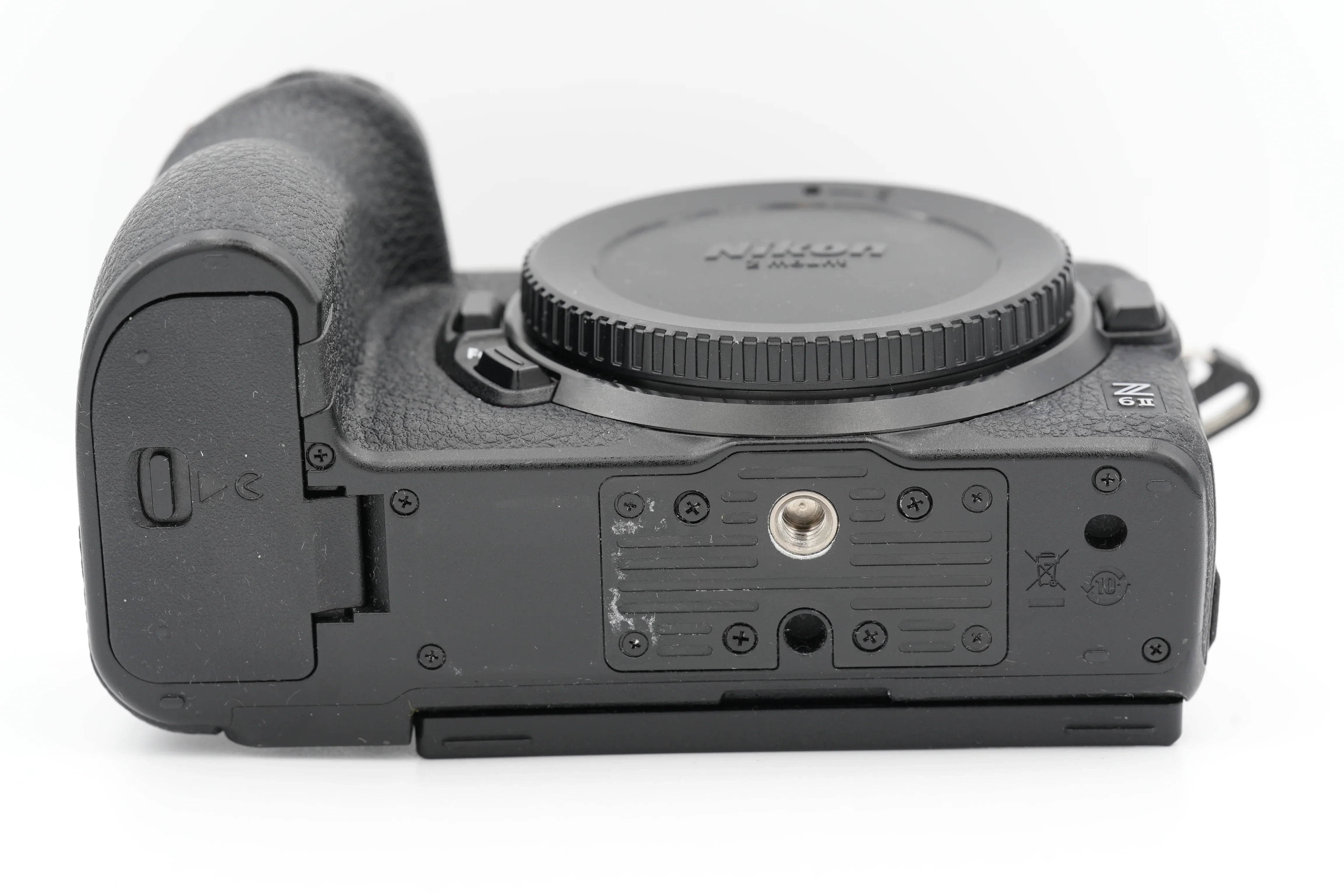 * DEMO * Nikon Z6 II Mirrorless Camera at PROCAM | procam.com