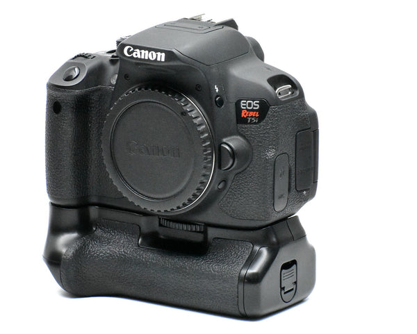 *** USED *** Canon T5i Body Only with Neewer Battery Grip