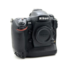 * USED * Nikon D4 Body Only Boxed - 239722 S.C.