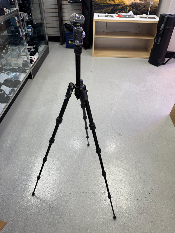 *** DISPLAY *** Benro Bat One Series Aluminum Travel Tripod with VX20 Ball Head (65.2")