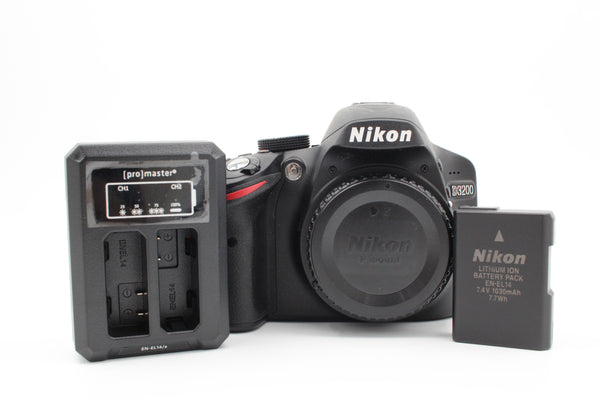 * USED * Nikon D3200 DLSR Camera Body