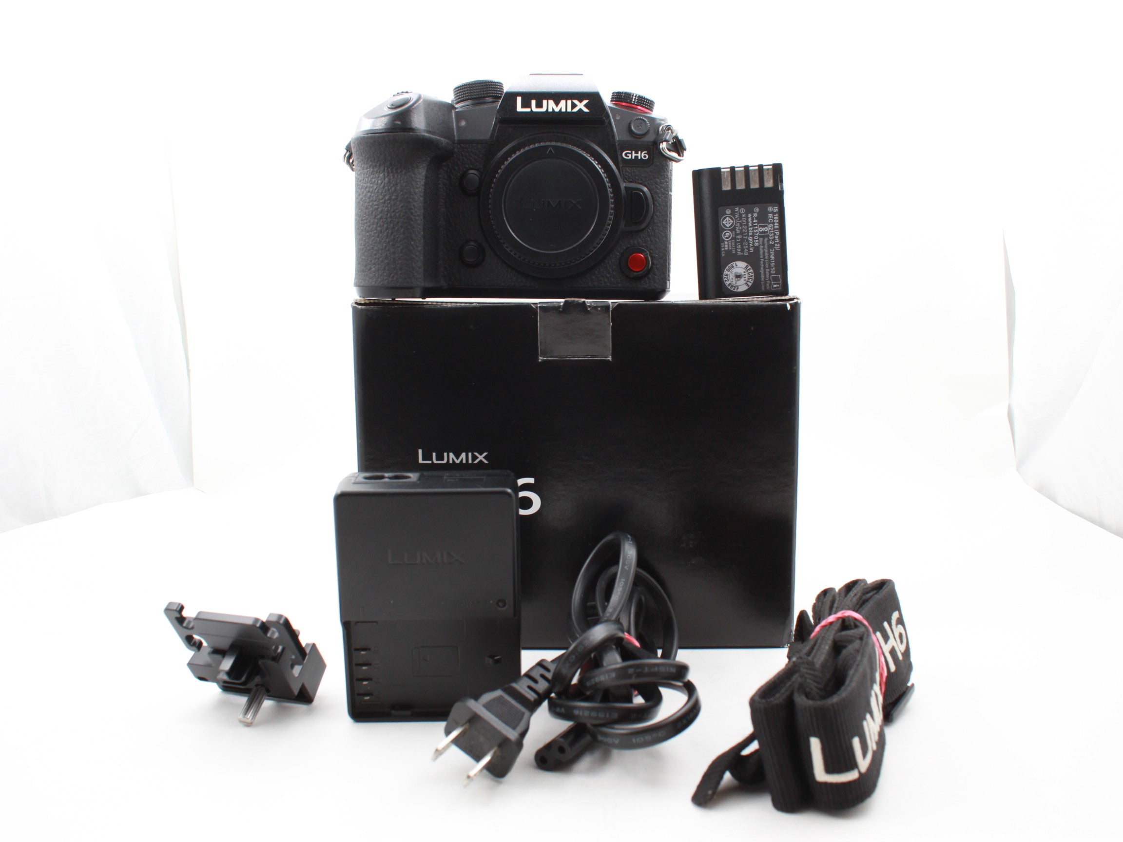 * USED * Panasonic Lumix DC-GH6 Body Only Boxed SHUTTER 433138