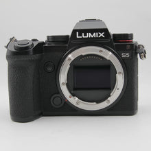 * OPEN BOX EXCELLENT * Panasonic Lumix DC-S5 Mirrorless Digital Camera with 20-60mm Lens