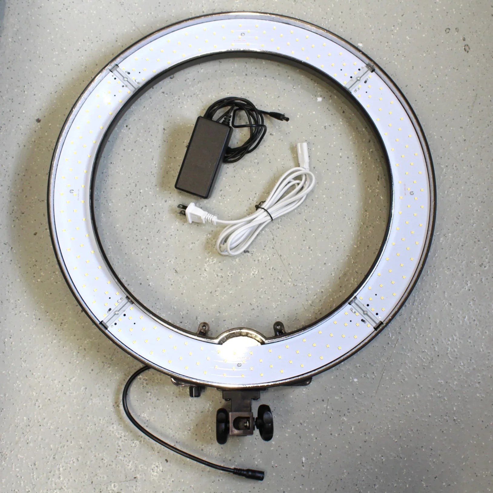 * USED * Savage Luminous Pro LED Ring Light at PROCAM | procam.com