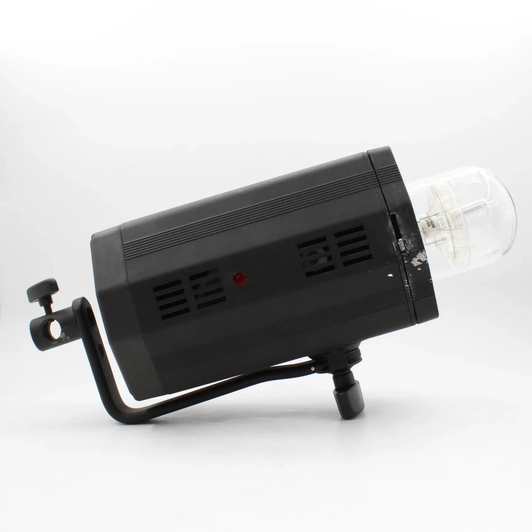 * USED * Aurora Genesis LiteBank Strobe Studio Flash Kit G-800/ G-400x2 at PROCAM | procam.com