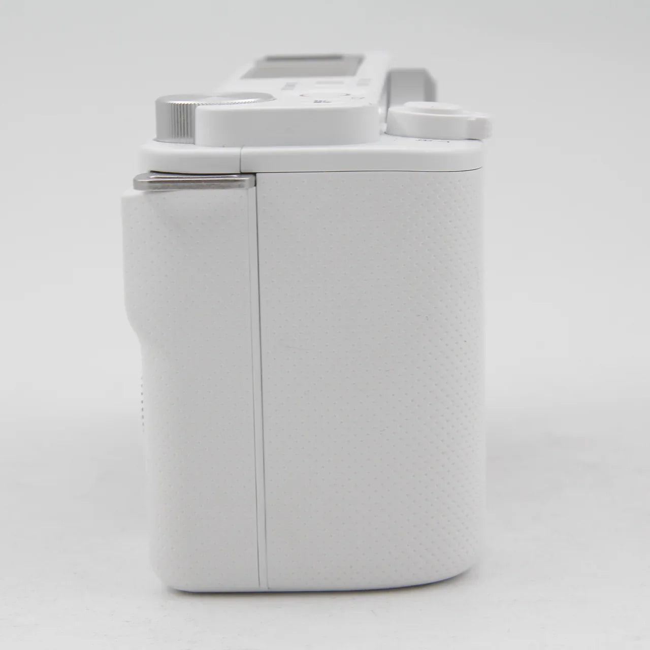 * OPEN BOX EXCELLENT * Sony ZV-E10 Mirrorless Camera (Body Only, White) at PROCAM | procam.com